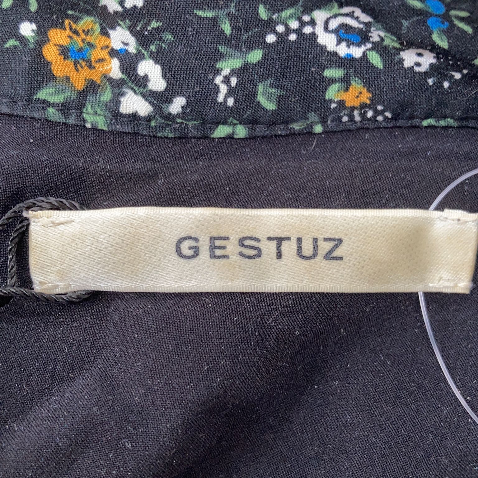 Gestuz