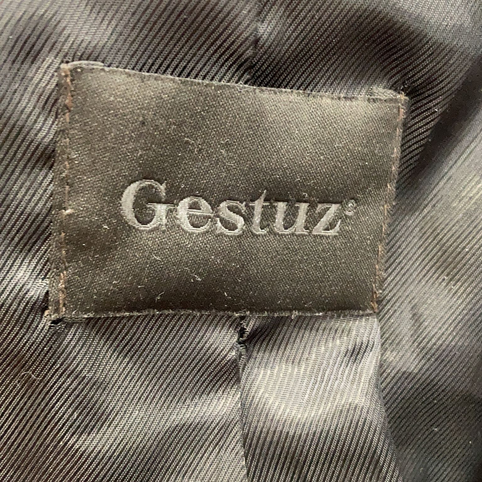 Gestuz