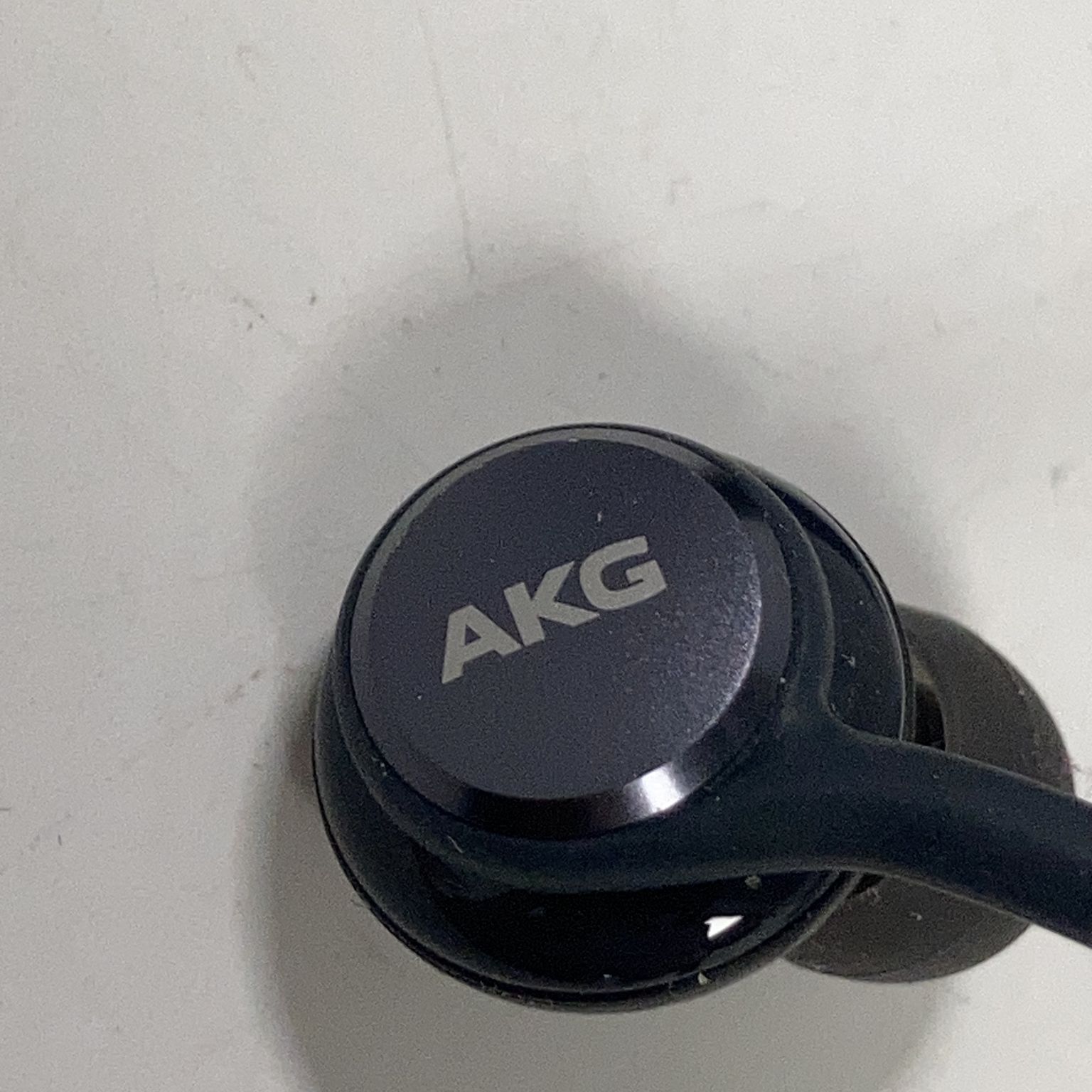 AKG