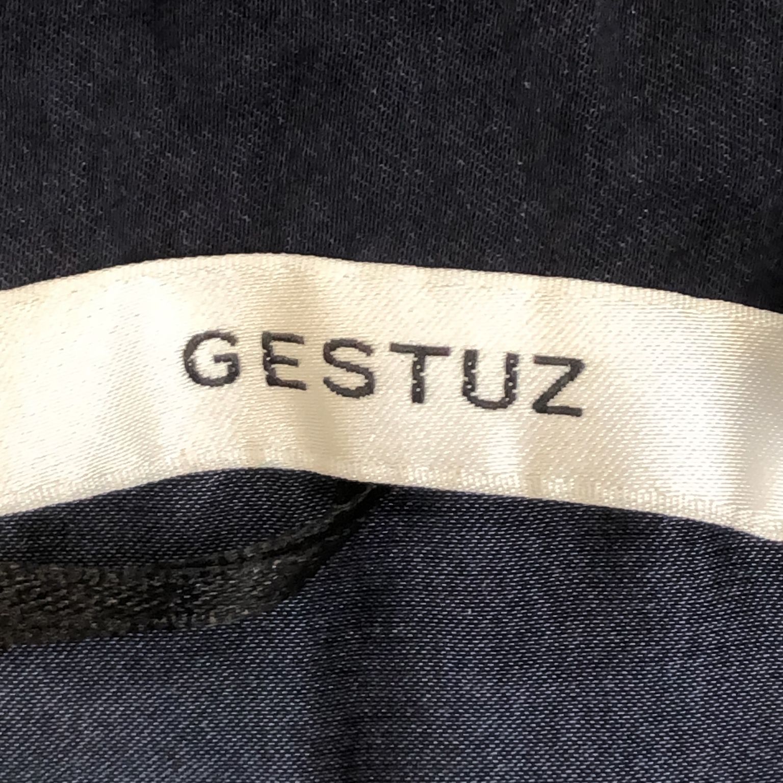 Gestuz