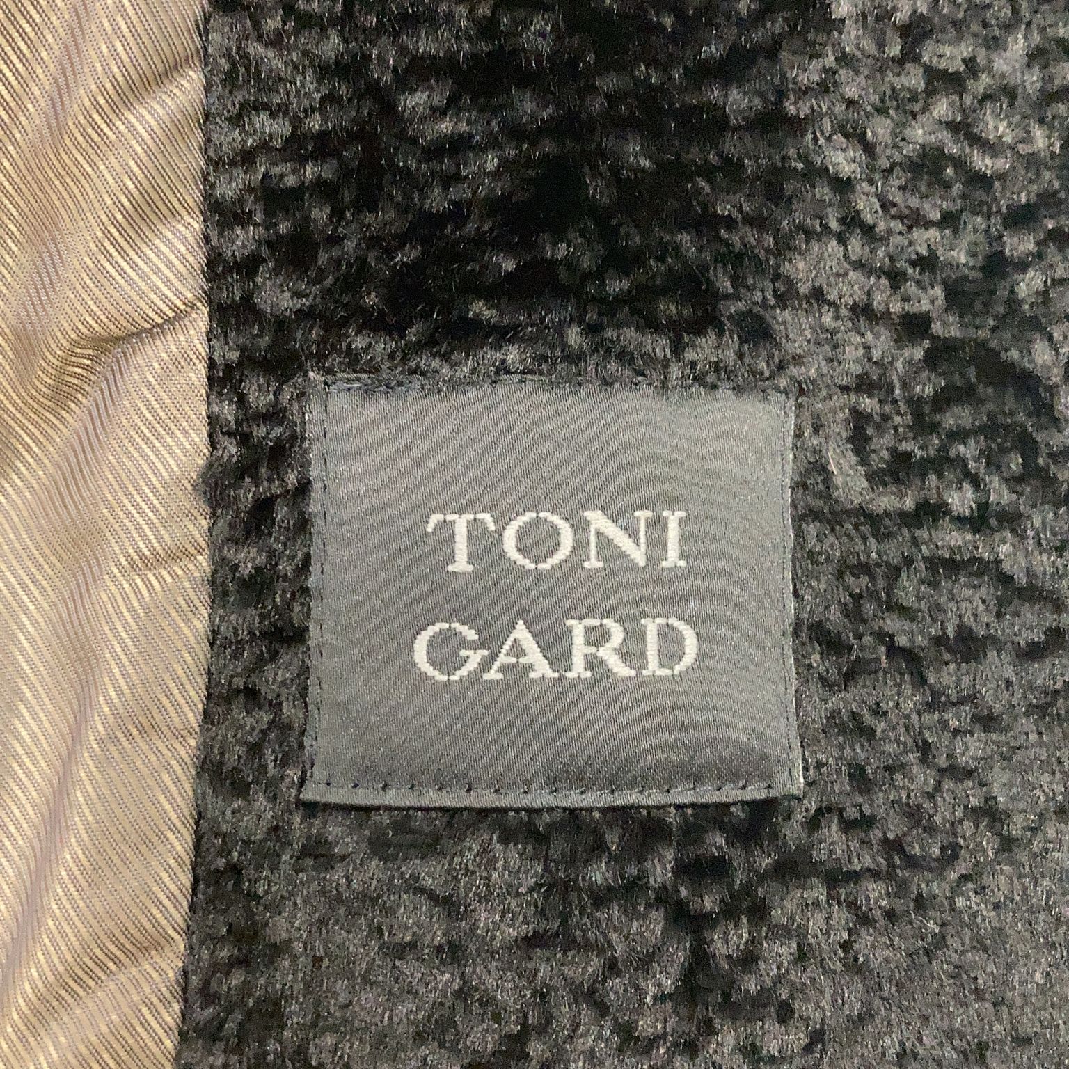 Toni Gard