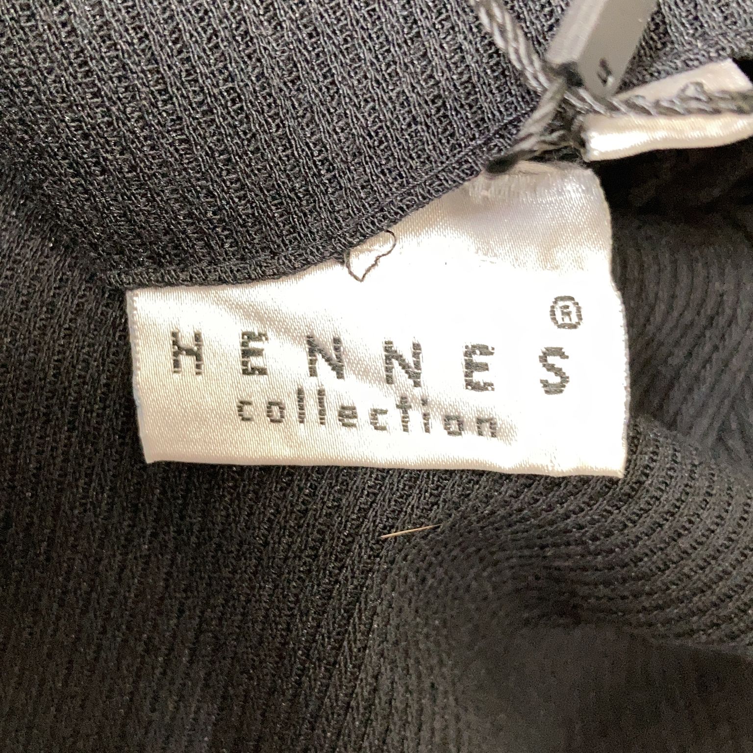 Hennes Collection