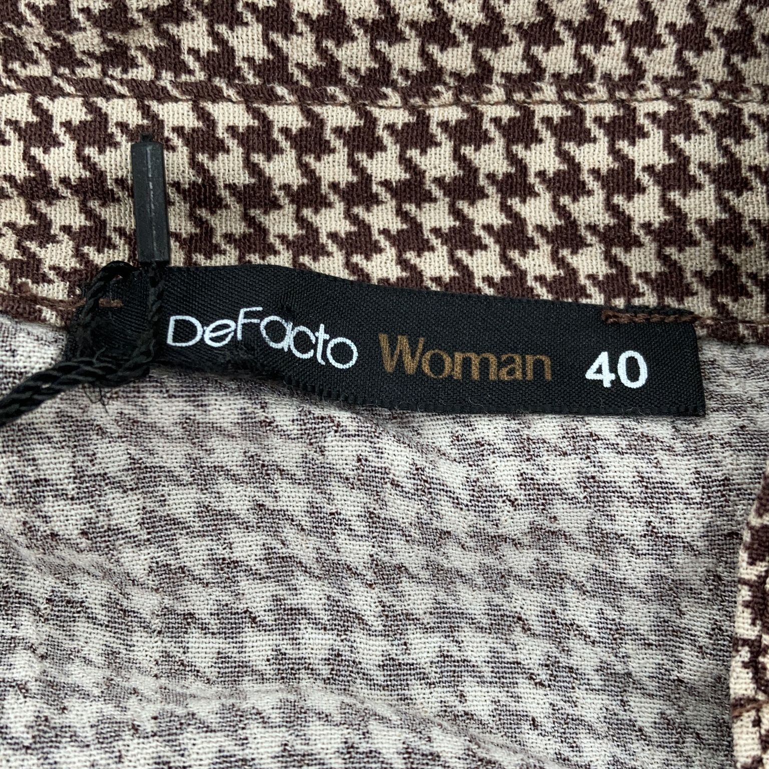 DeFacto Woman