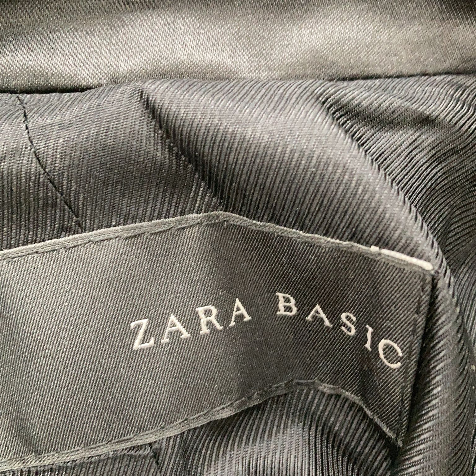 Zara Basic