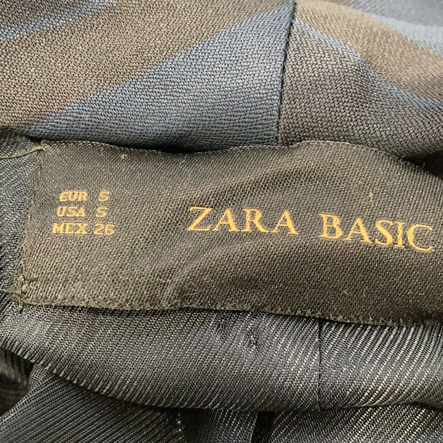 Zara Basic