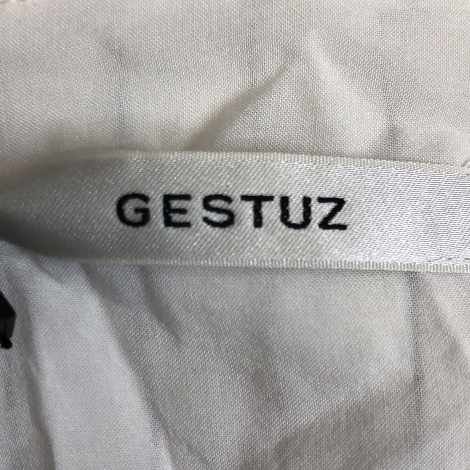 Gestuz