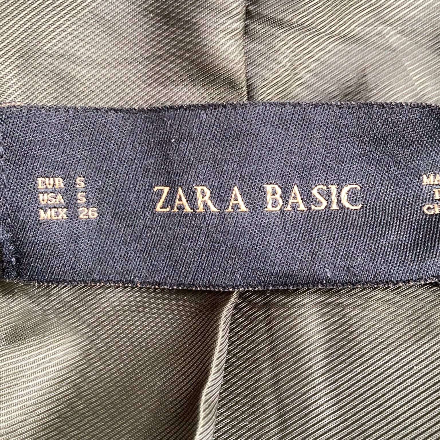 Zara Basic