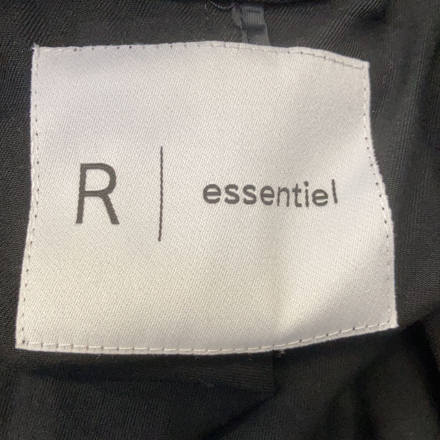 R Essentiel