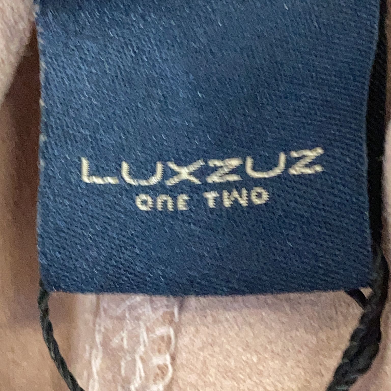 One Two  Luxzuz