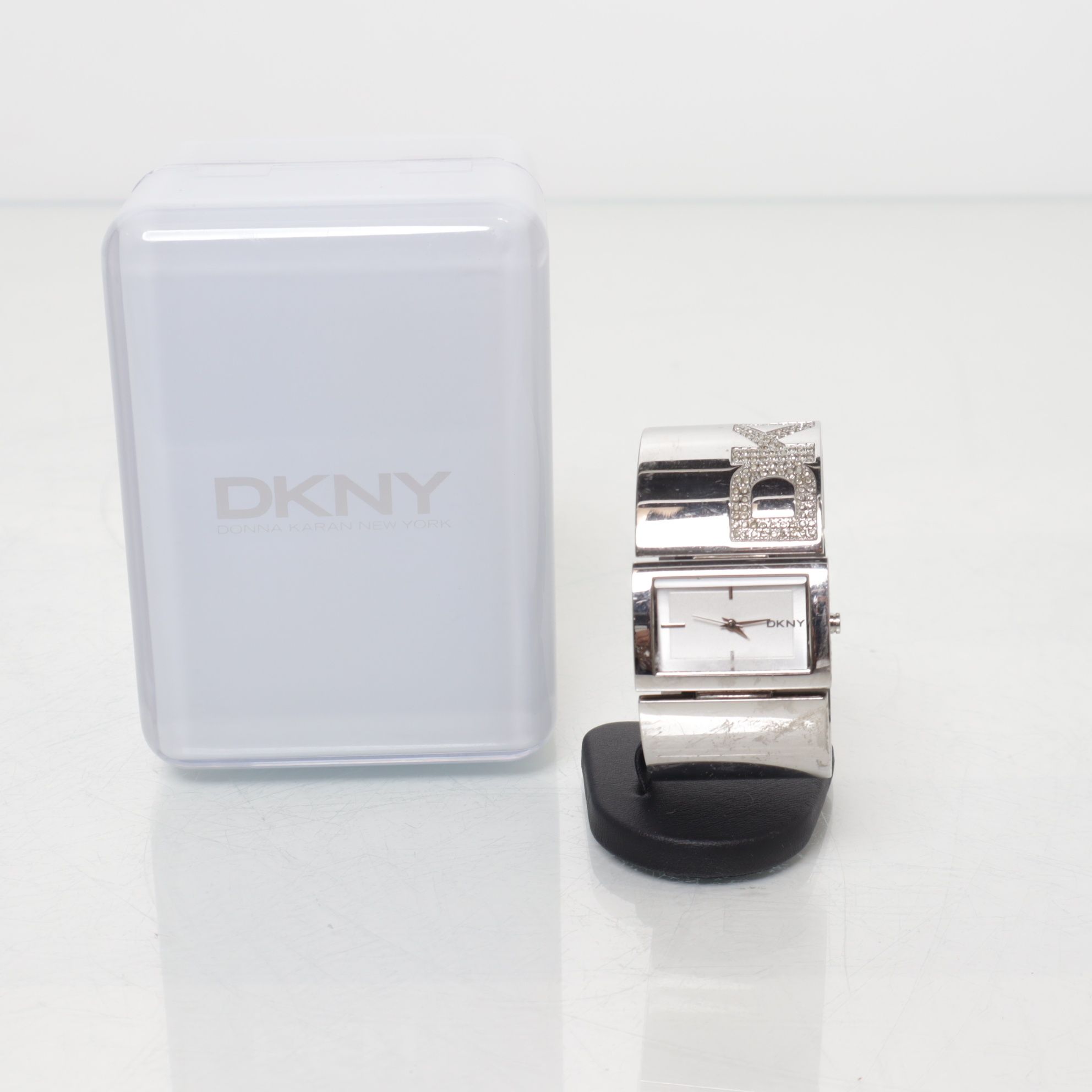 DKNY