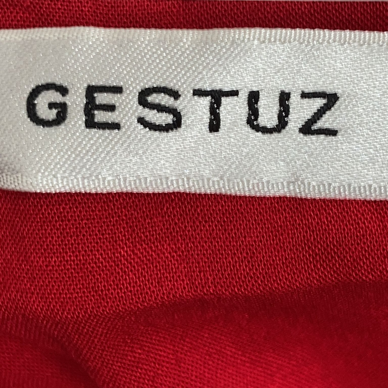 Gestuz