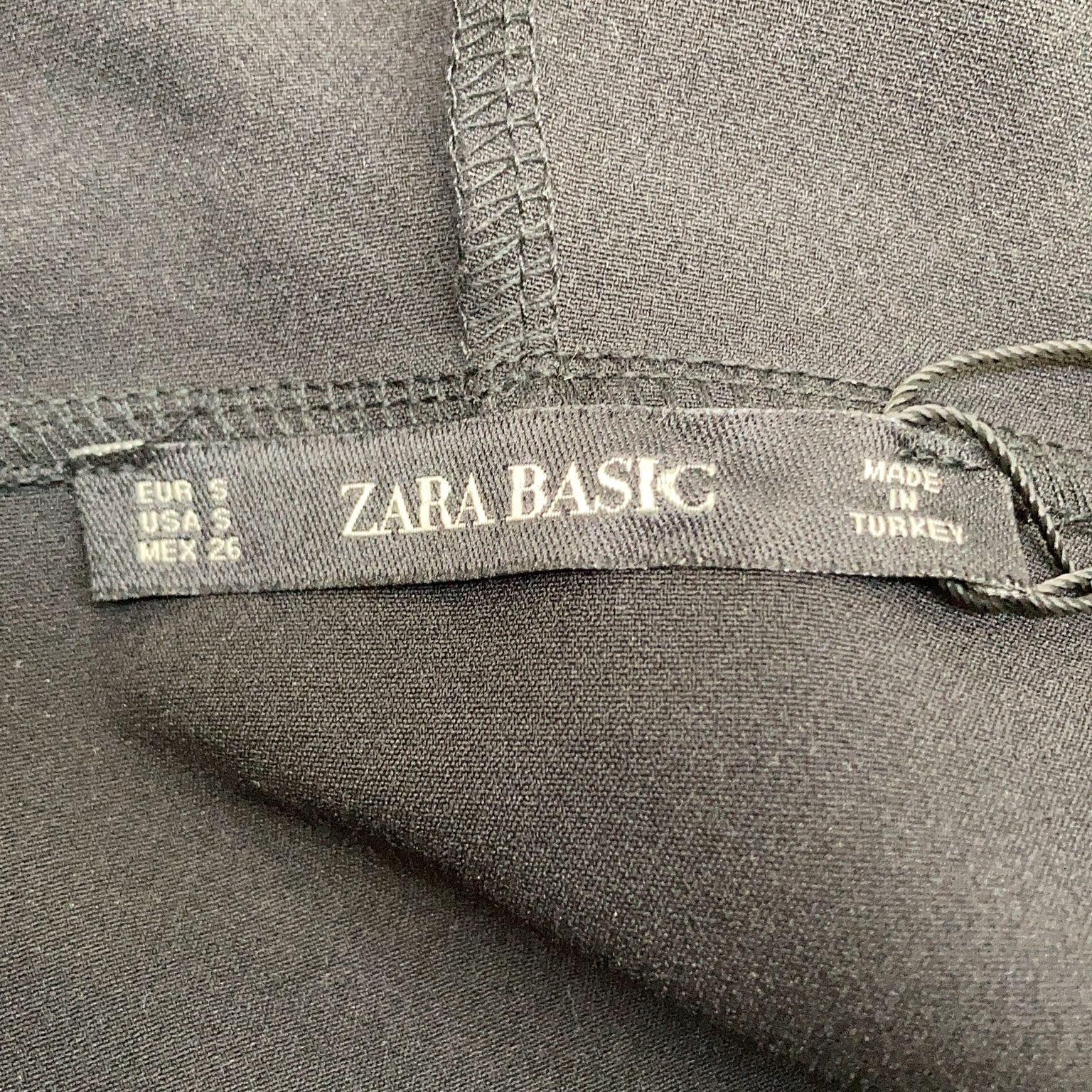 Zara Basic