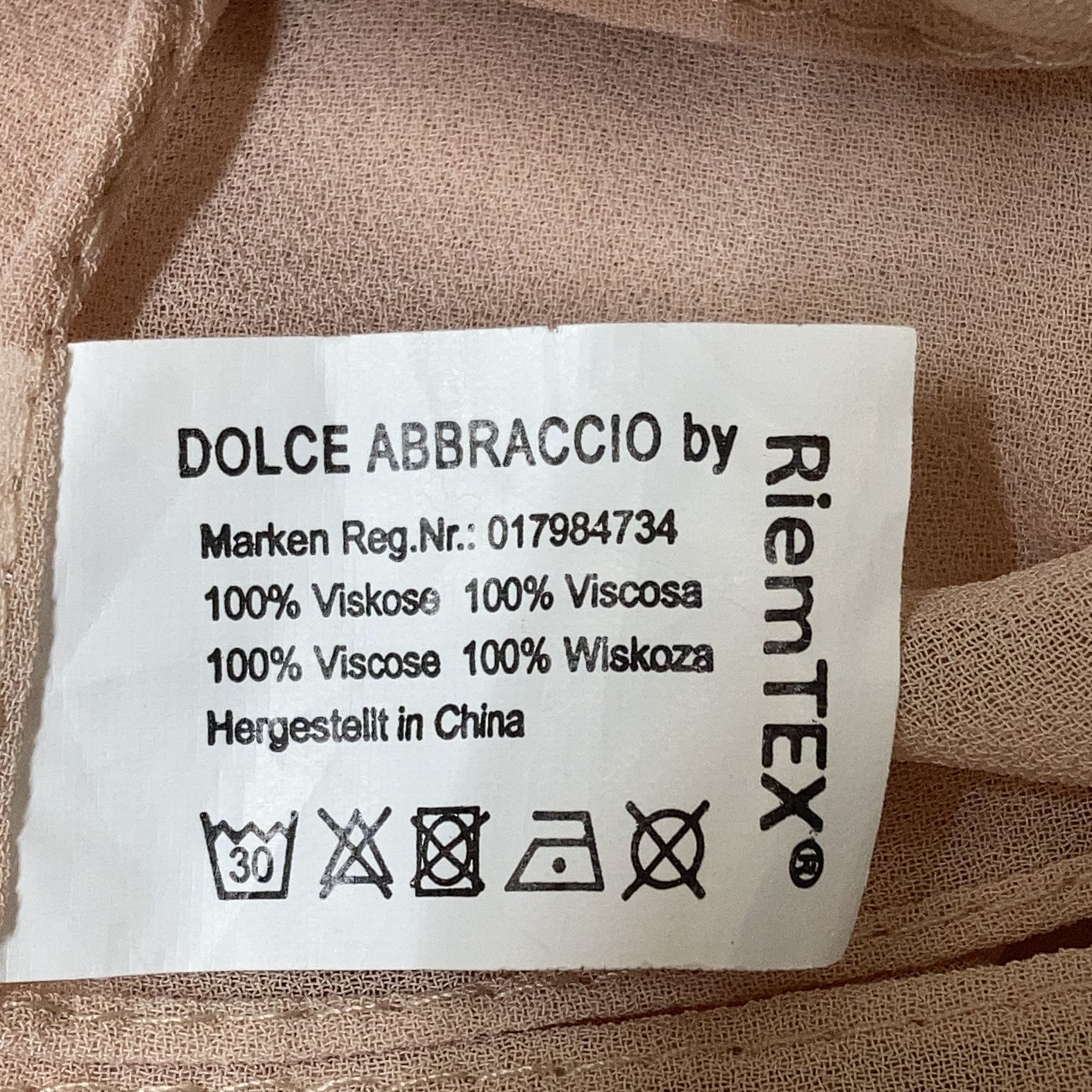 Dolce Abbraccio by Riem Tex