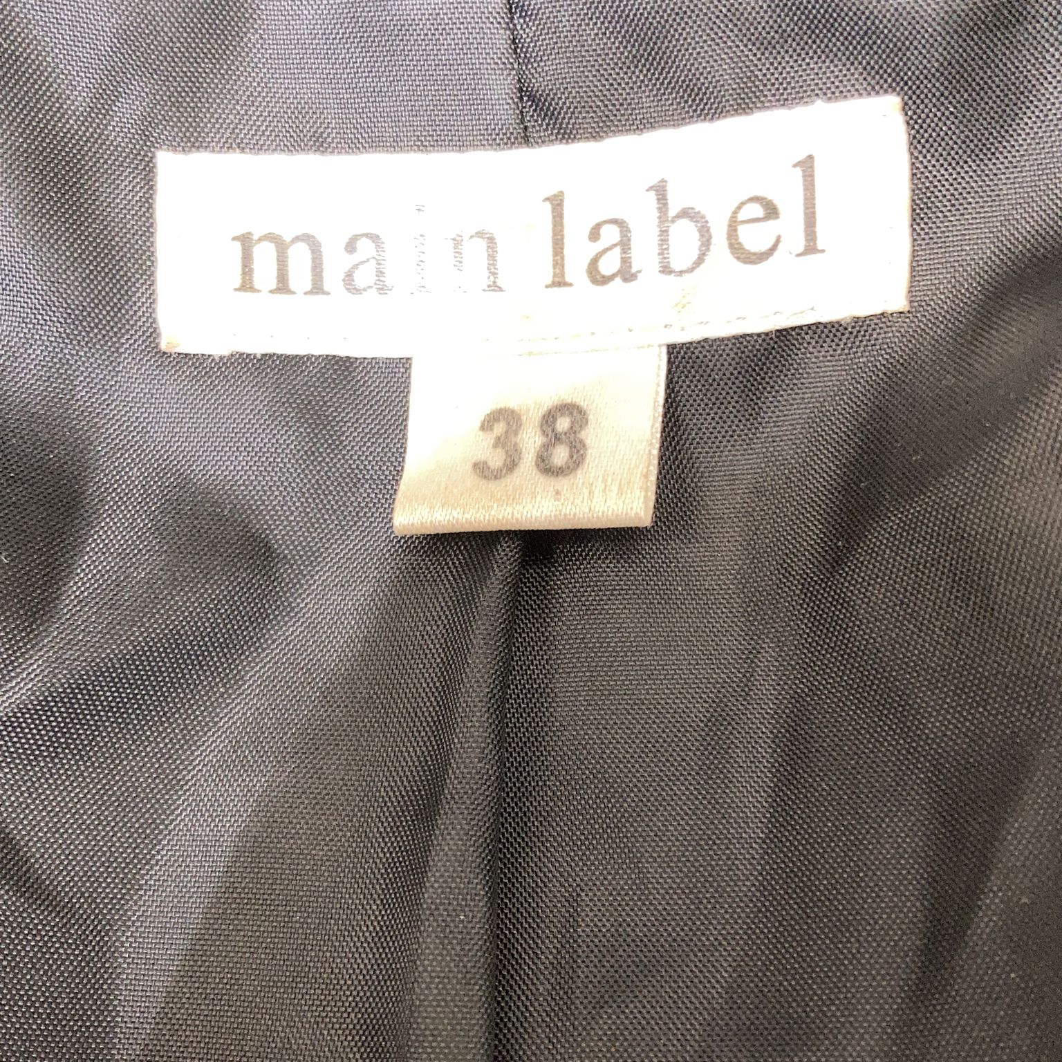 Main label