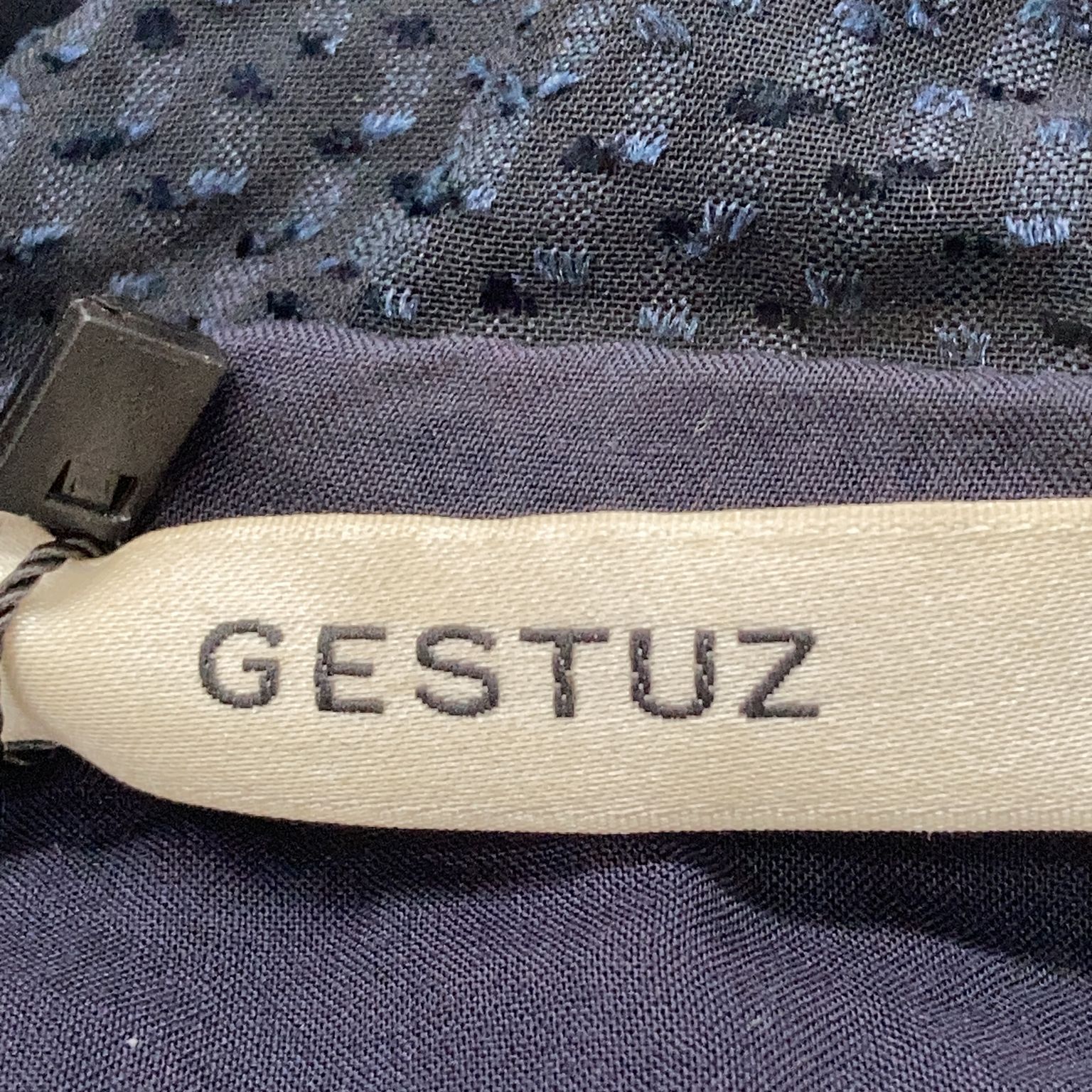 Gestuz