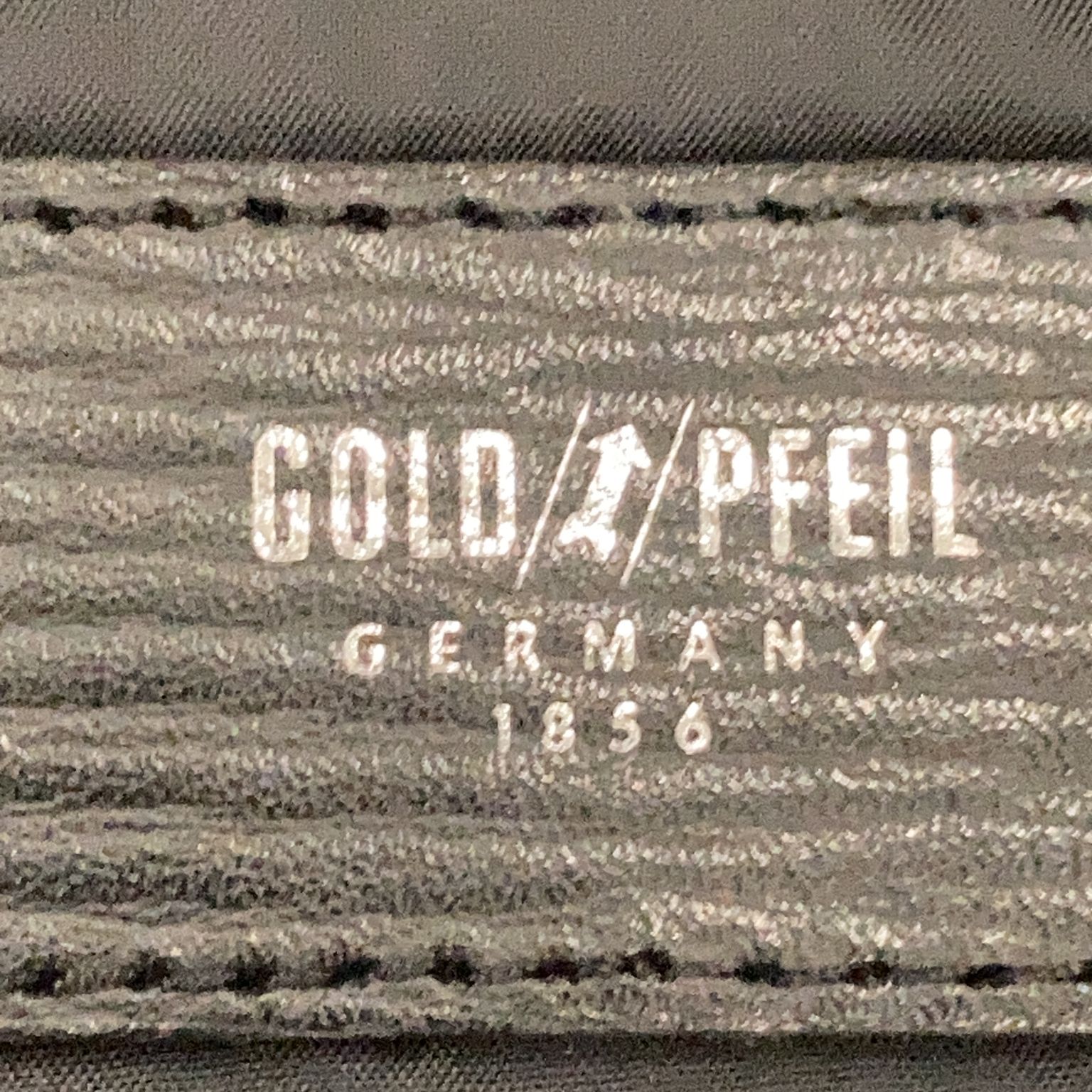 Gold Pfeil