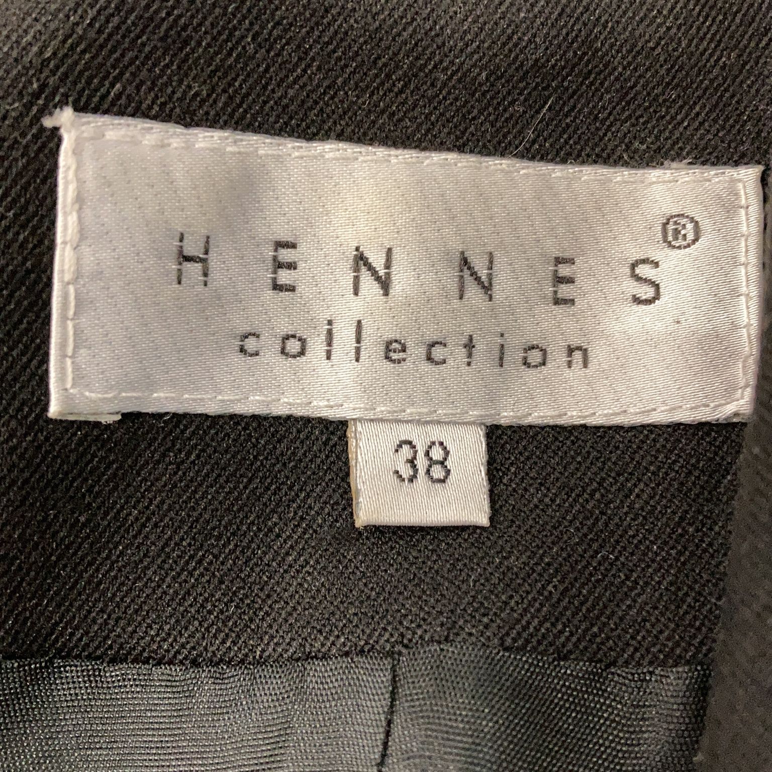 Hennes Collection