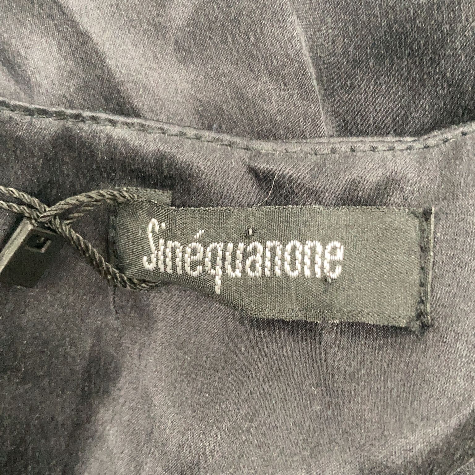 Sinéquanone