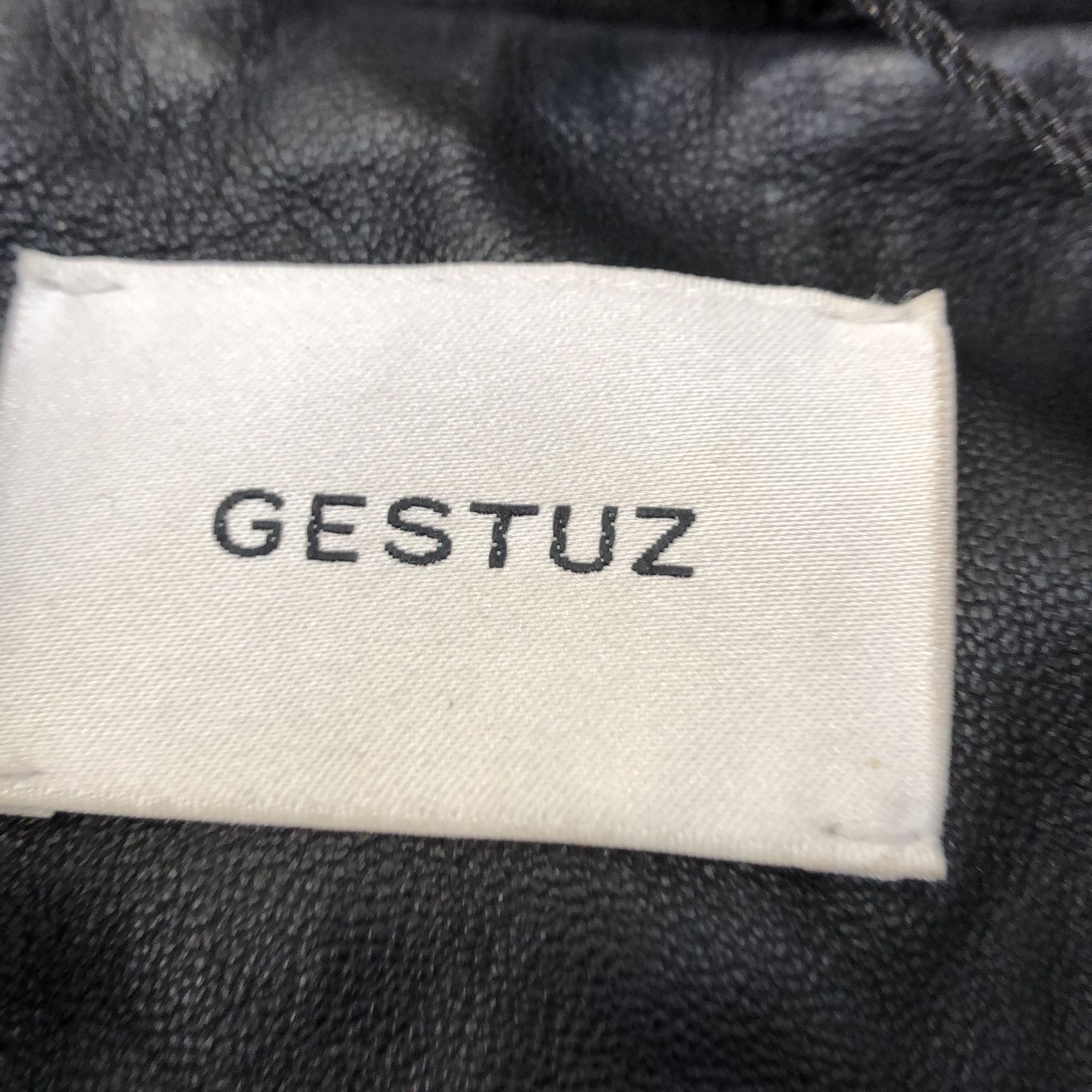 Gestuz