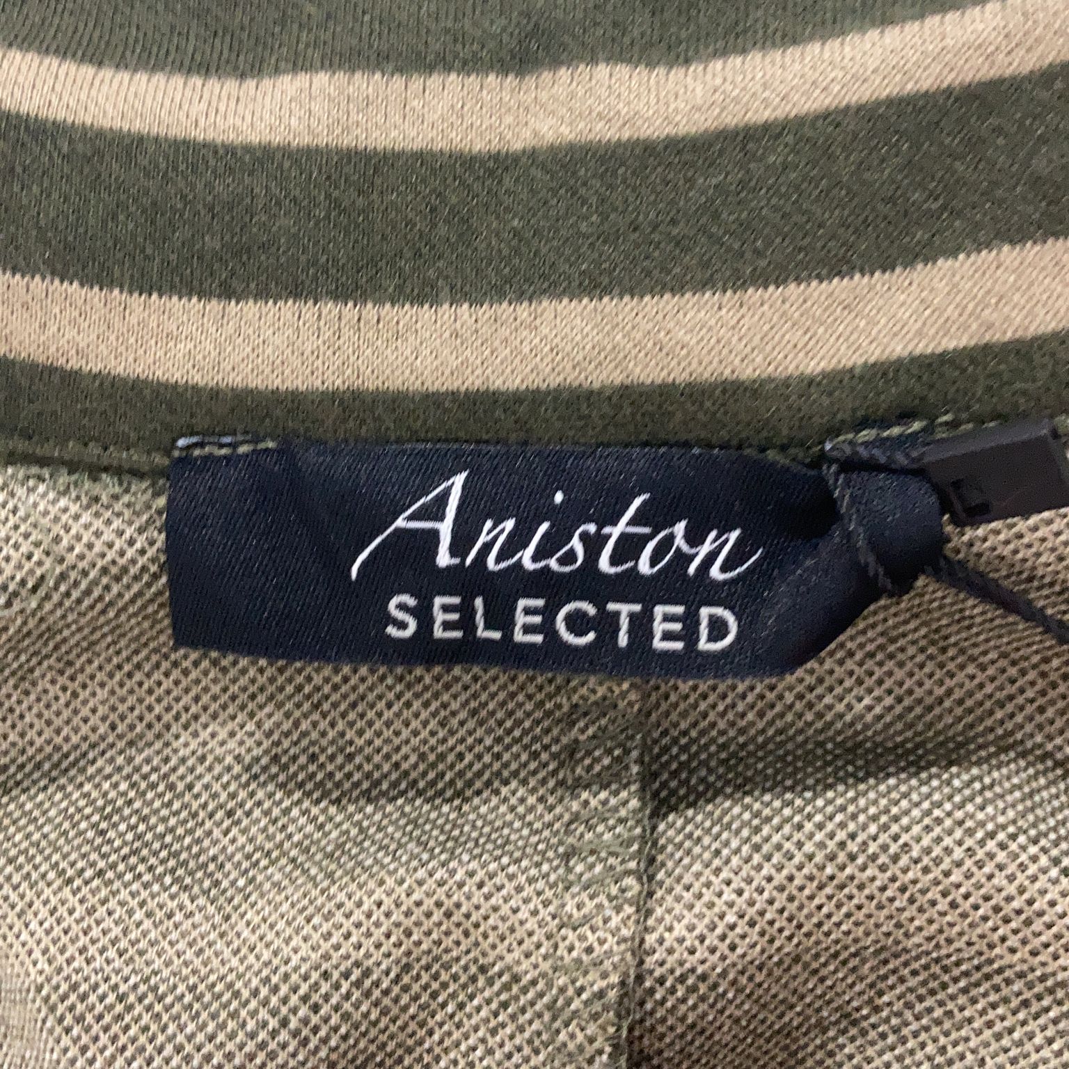 Aniston Selected