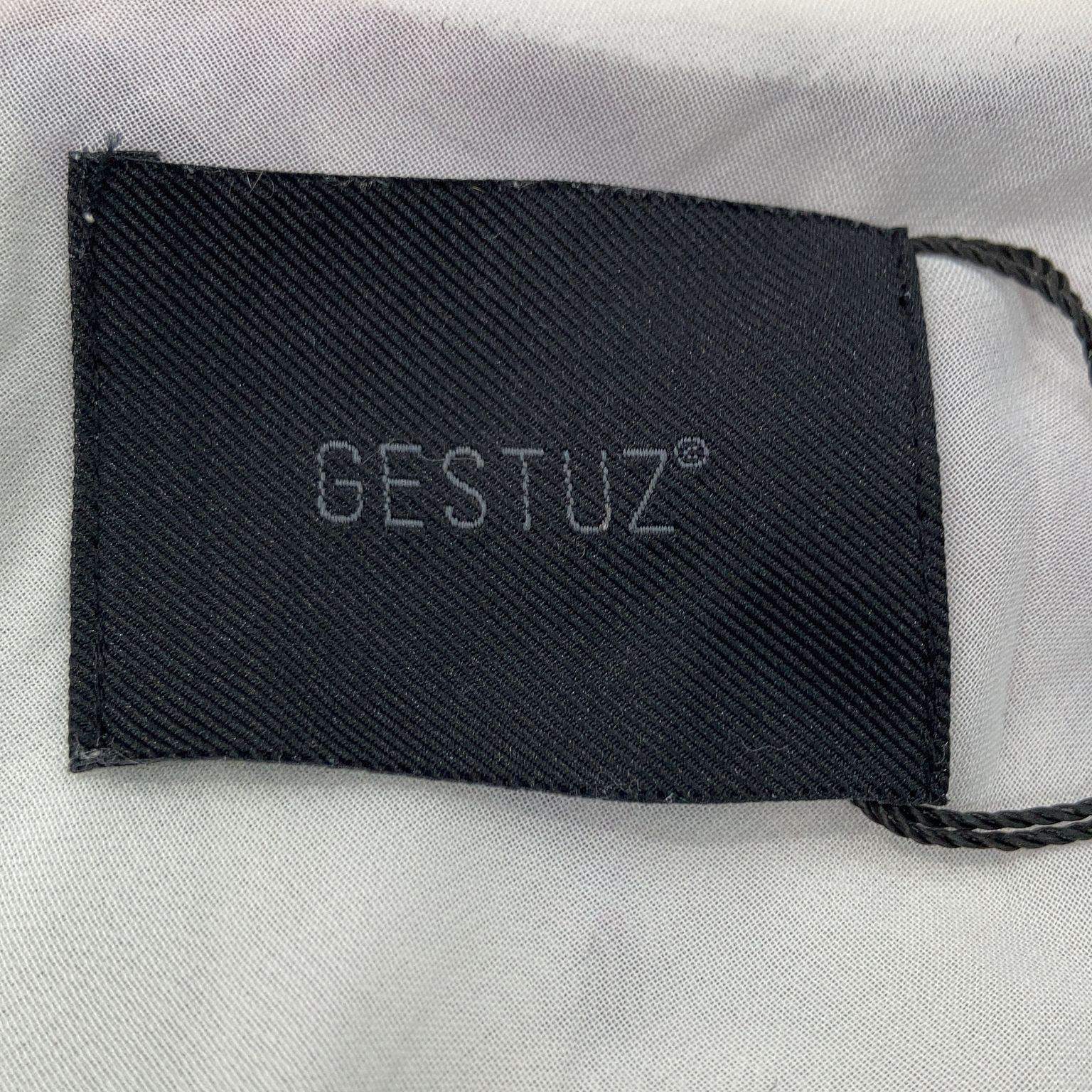 Gestuz