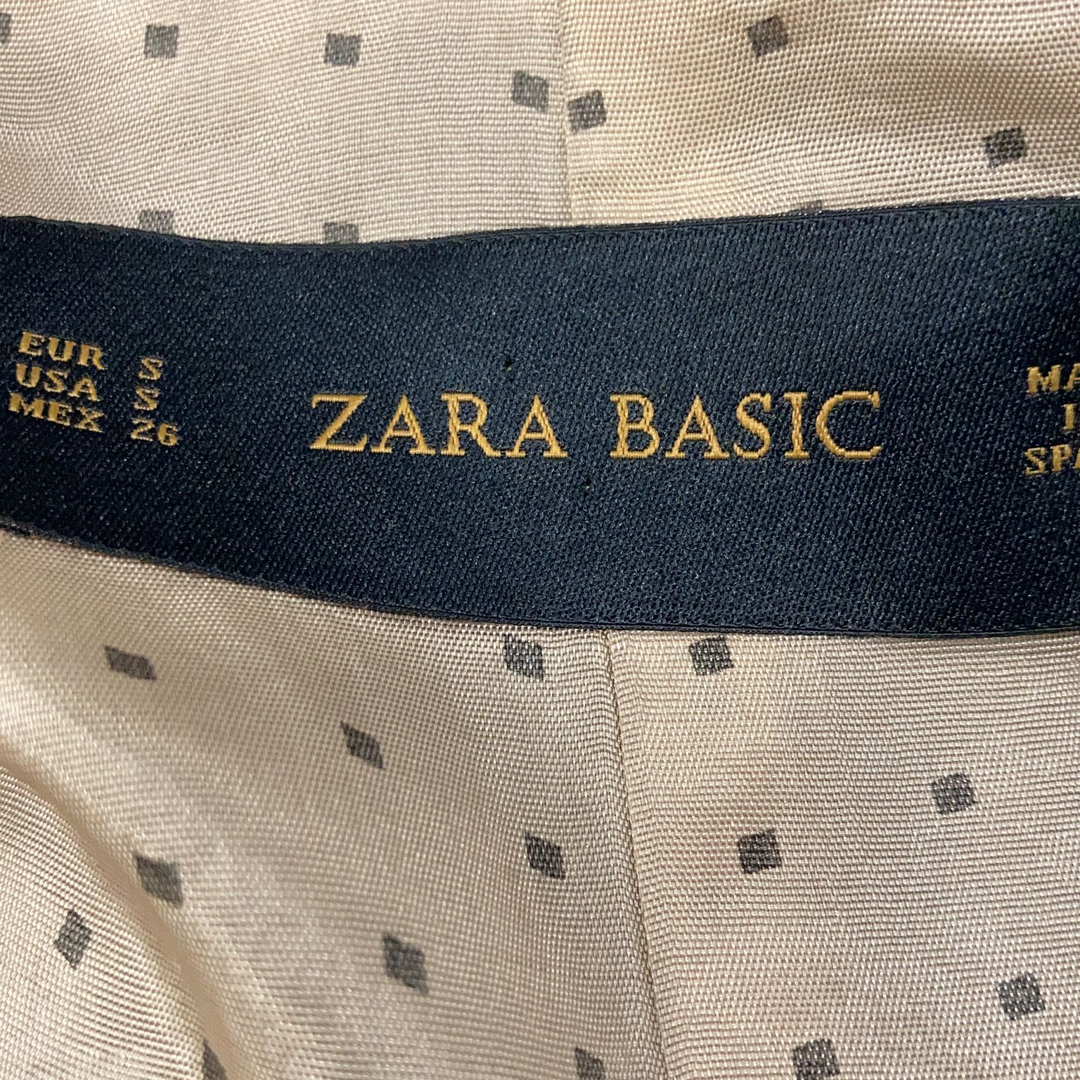 Zara Basic