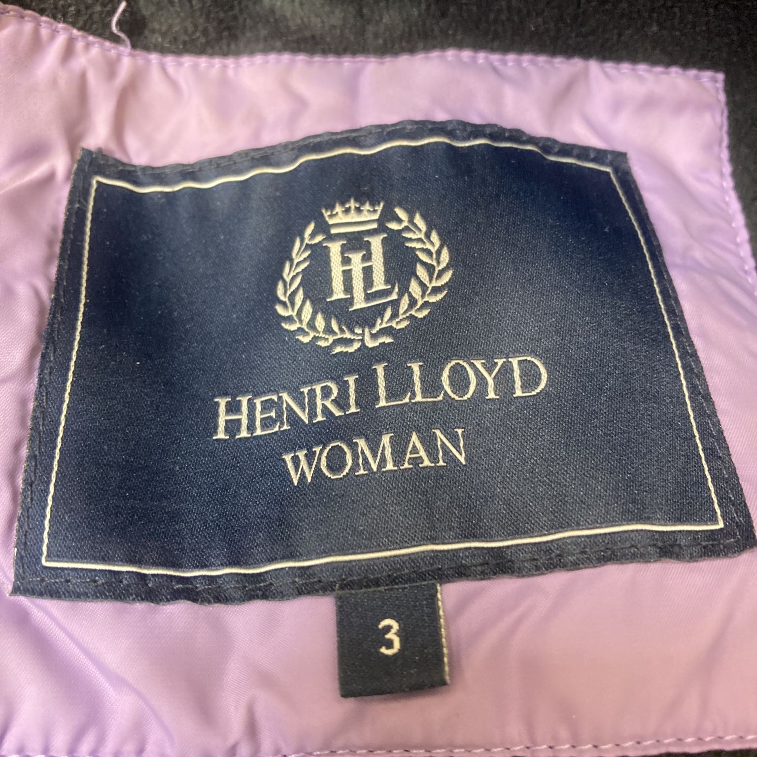 Henri Lloyd Woman