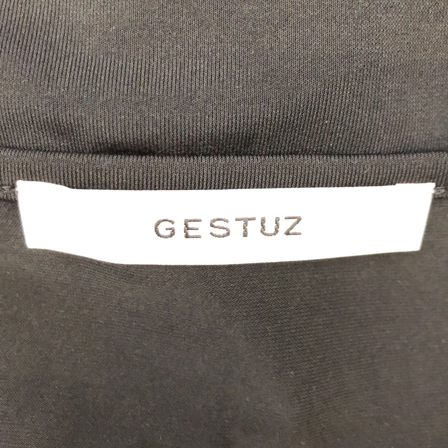 Gestuz