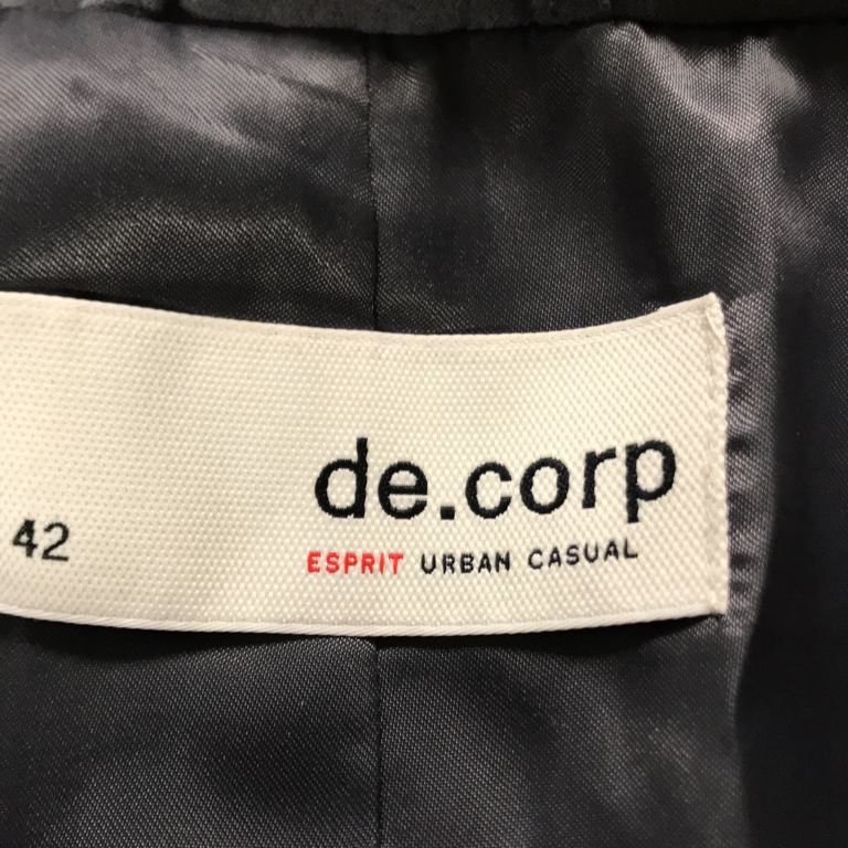 De. Corp