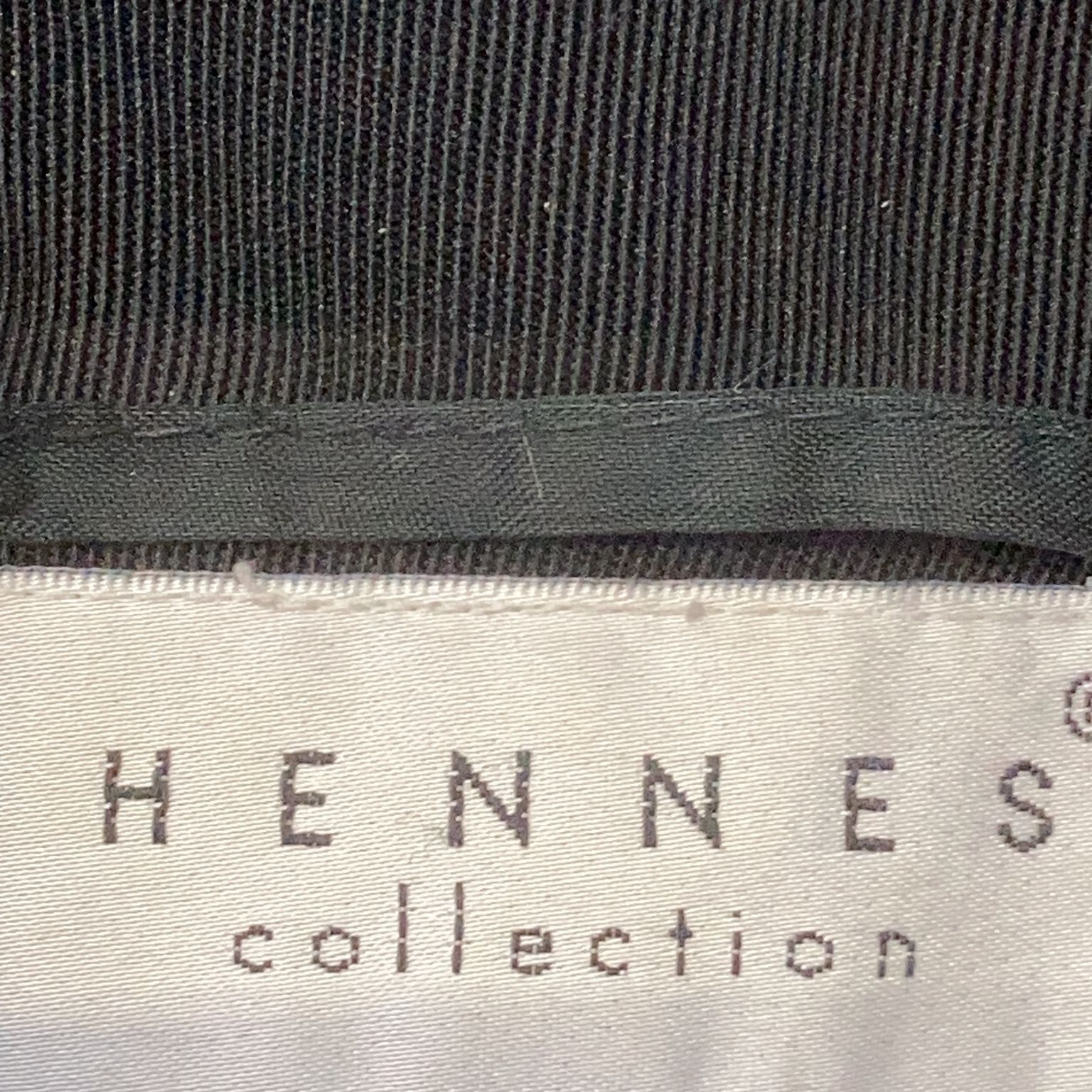 Hennes Collection