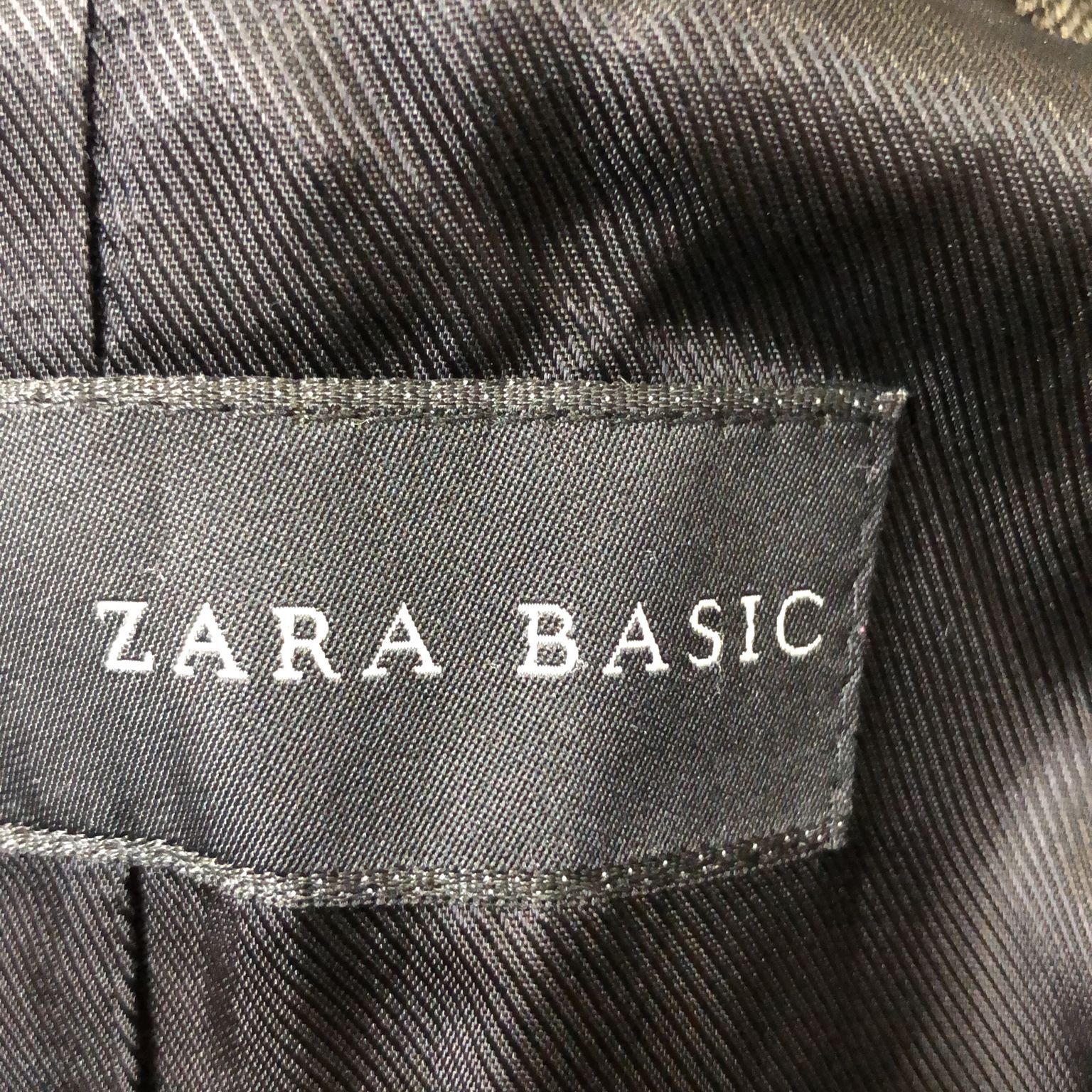 Zara Basic