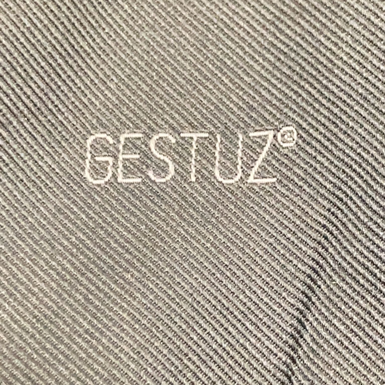 Gestuz