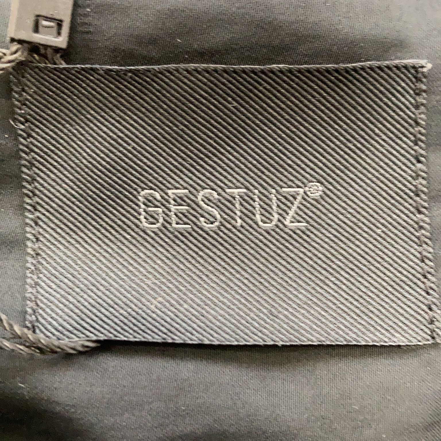 Gestuz