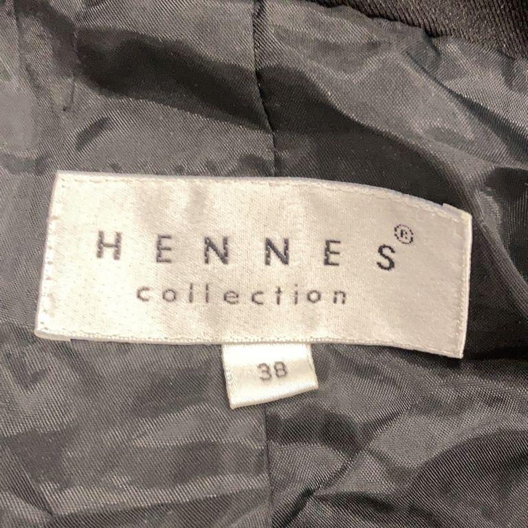 Hennes Collection