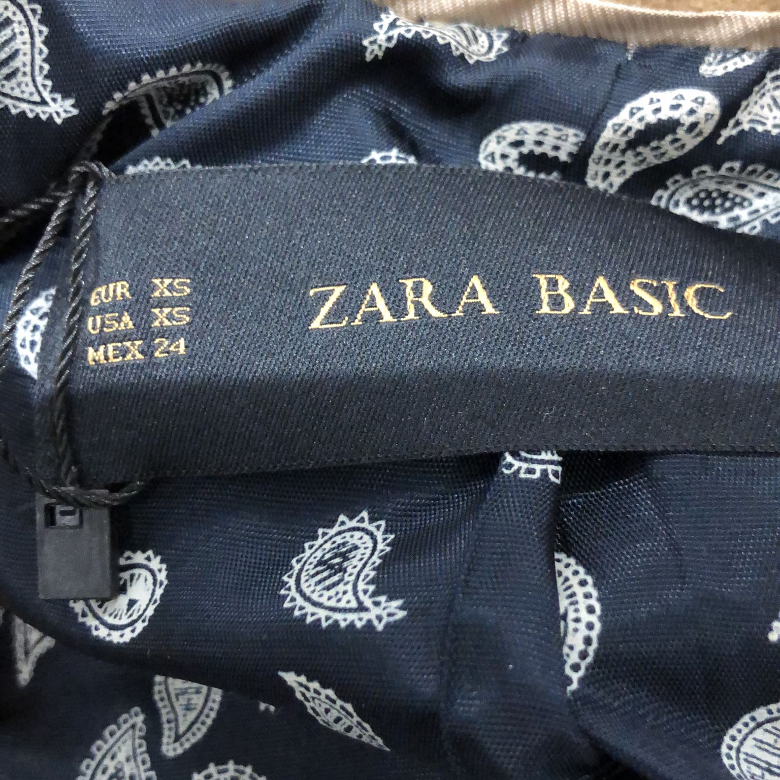 Zara Basic