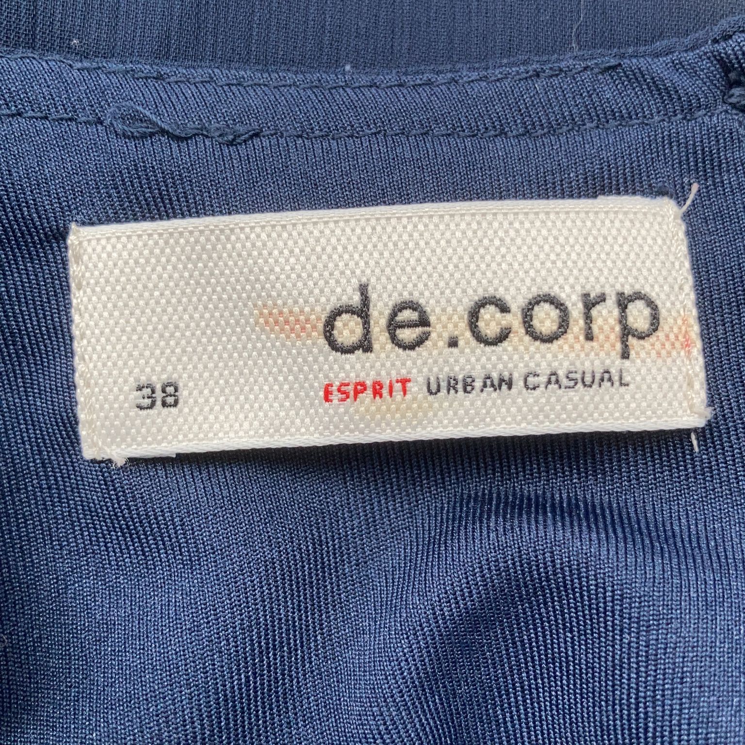 De. Corp