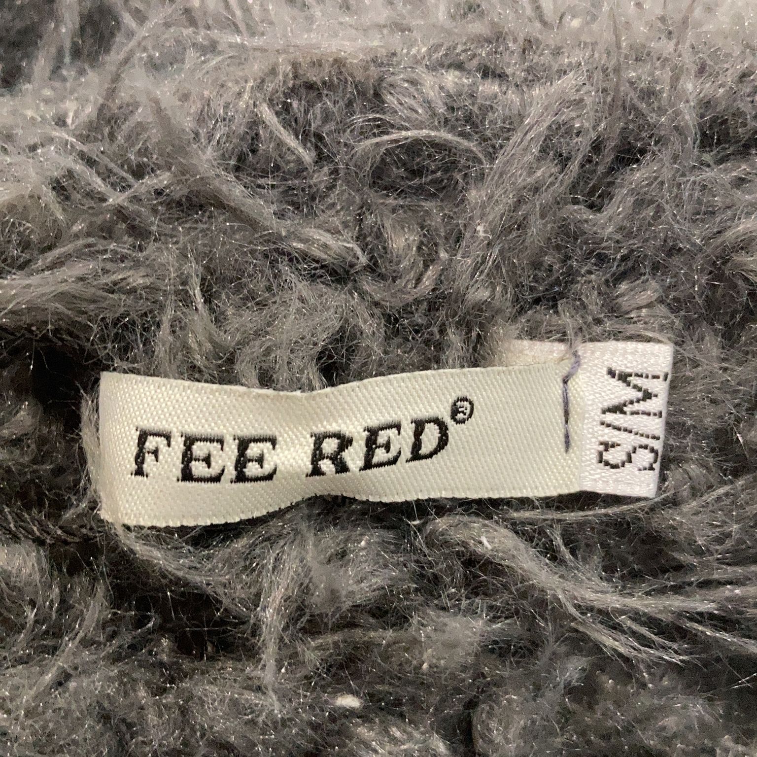 Fee Red