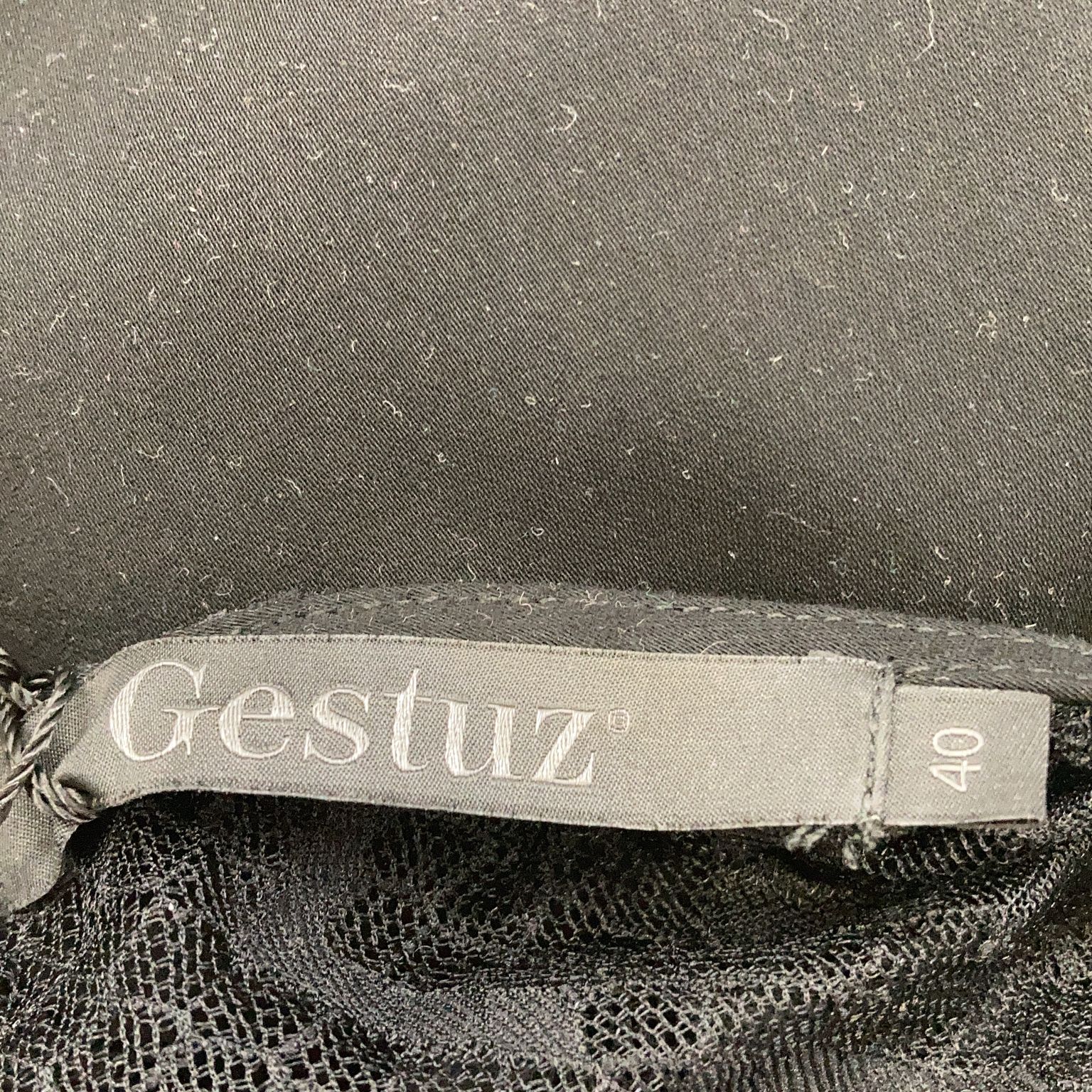 Gestuz