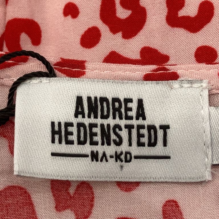 Andrea Hedenstedt x NA-KD