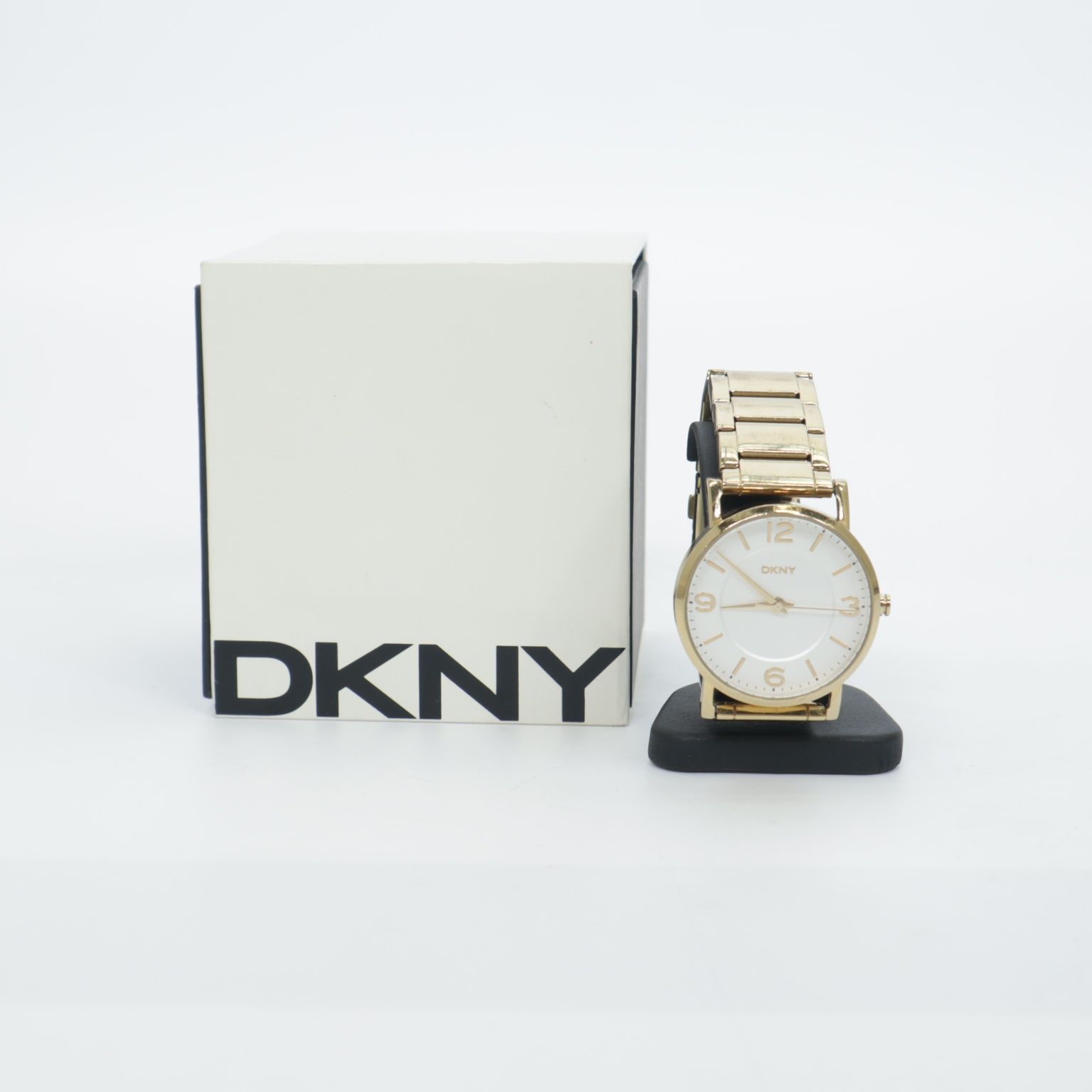 DKNY