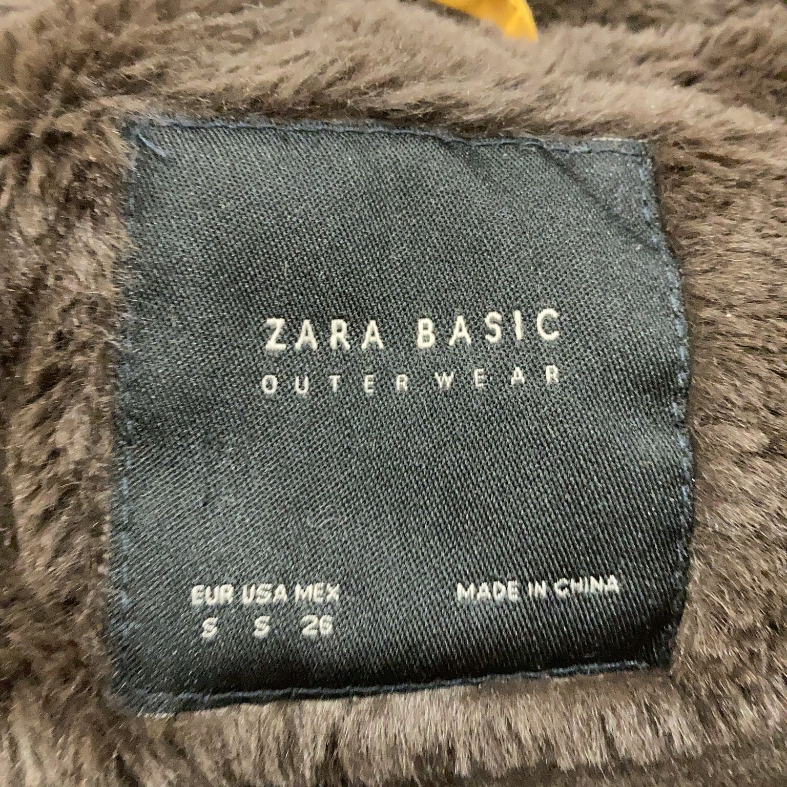 Zara Basic