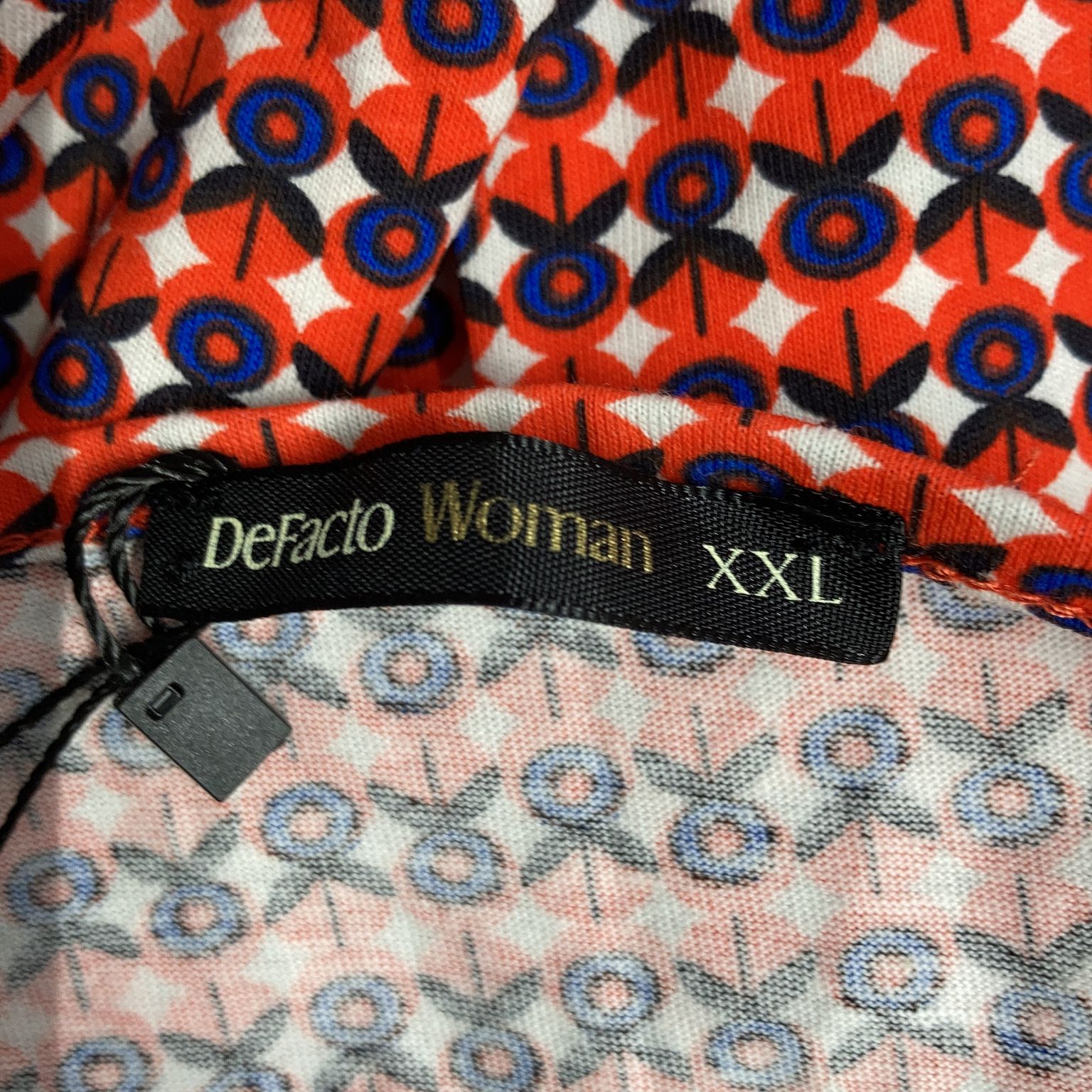 DeFacto Woman