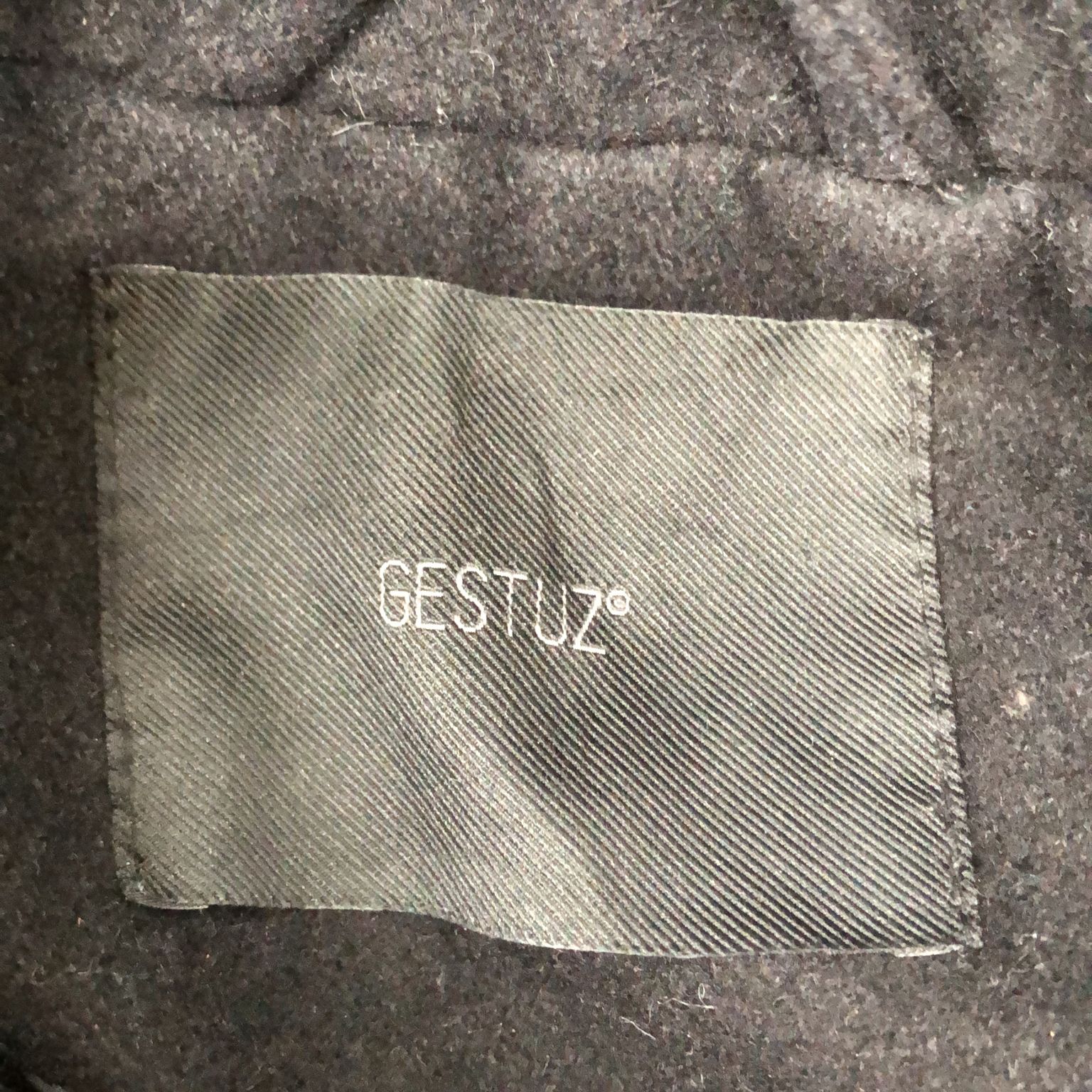 Gestuz