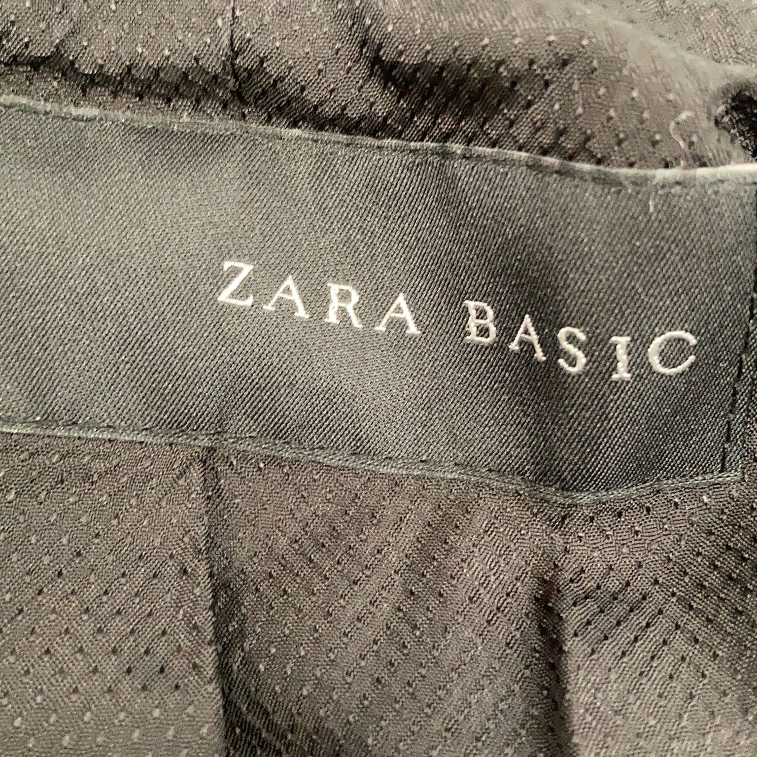 Zara Basic