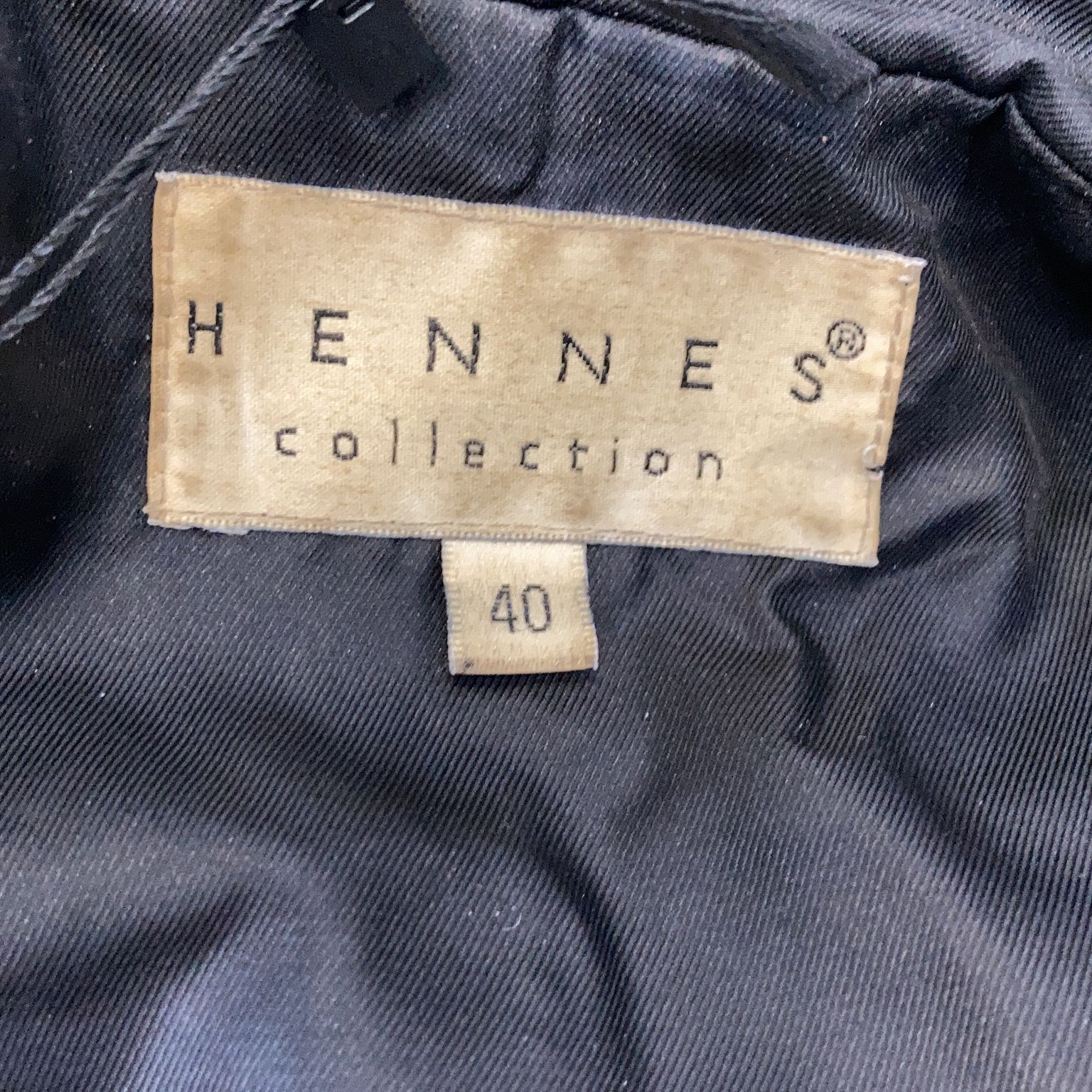 Hennes Collection