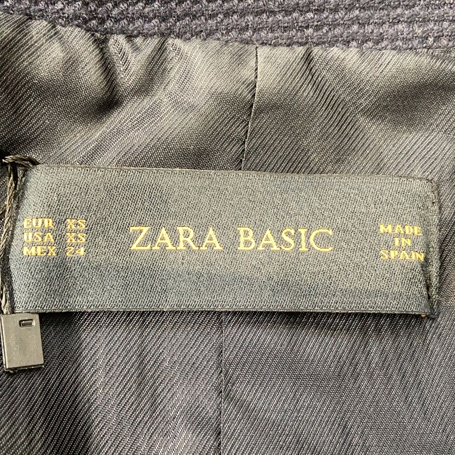 Zara Basic