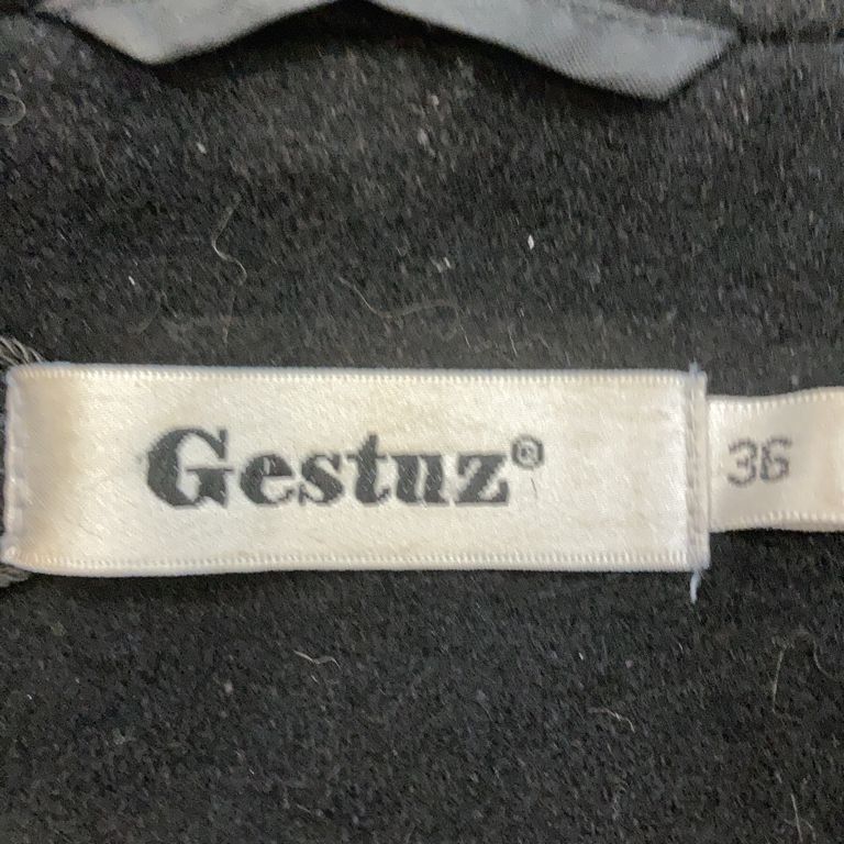 Gestuz