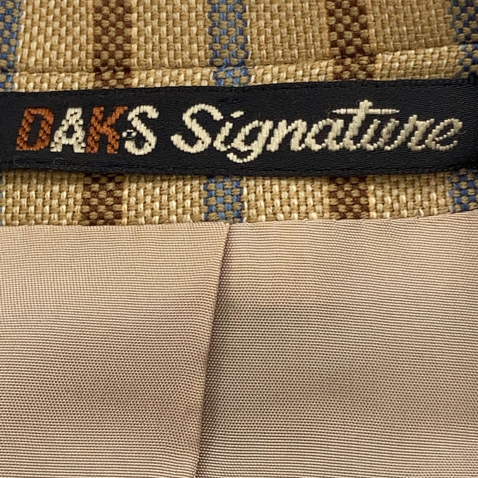 DAKS Signature