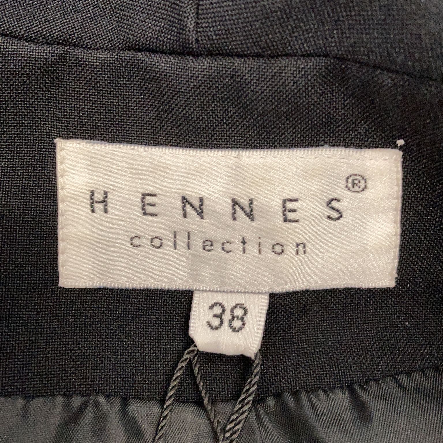 Hennes Collection