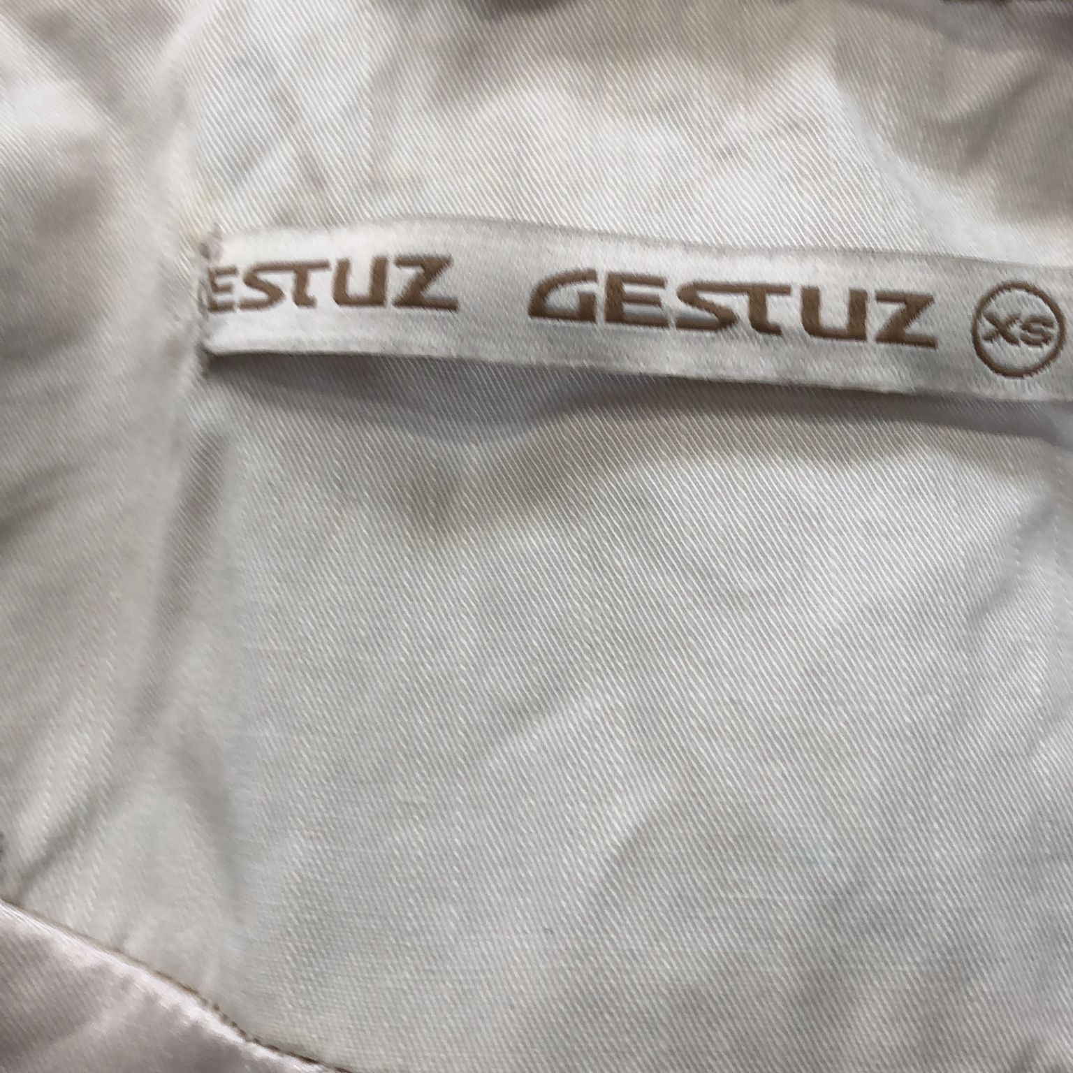 Gestuz